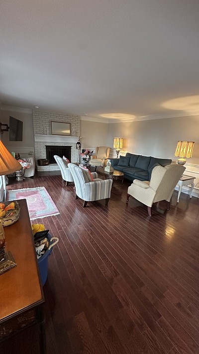 Finishing of painting a family room